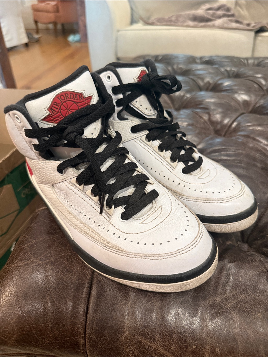 Preowned Air Jordan 2 Retro Chicago Sneakers Sz 55y